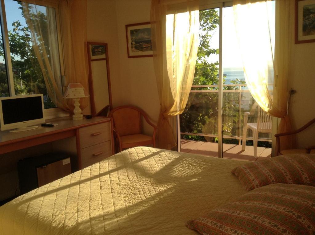 Hotel La Caravelle Frejus Bagian luar foto
