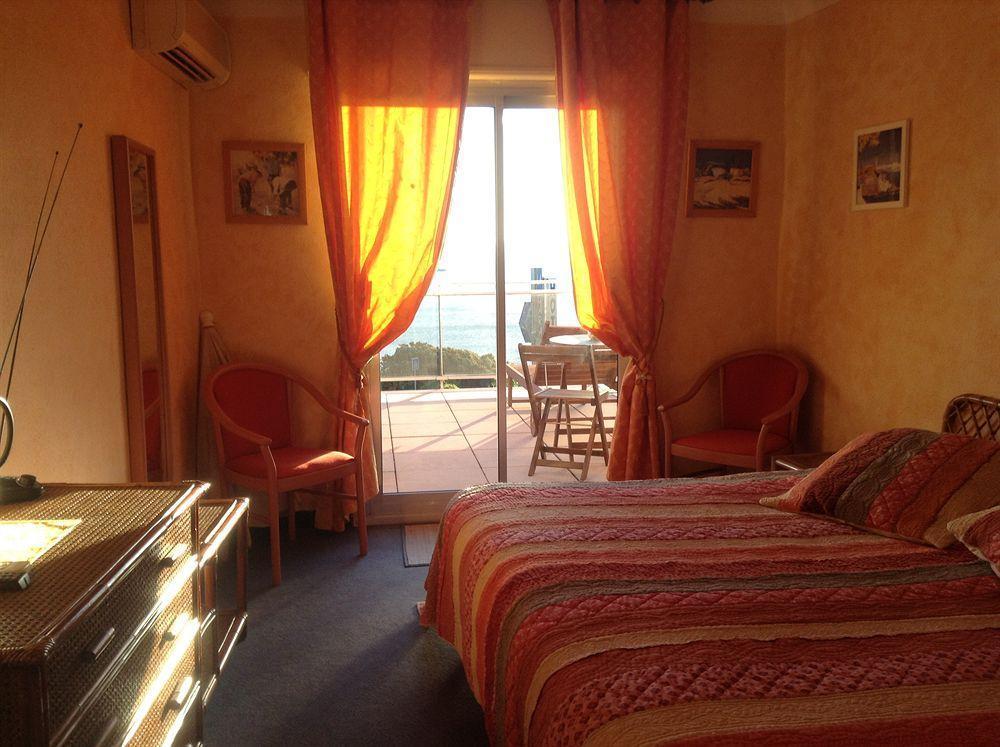 Hotel La Caravelle Frejus Bagian luar foto