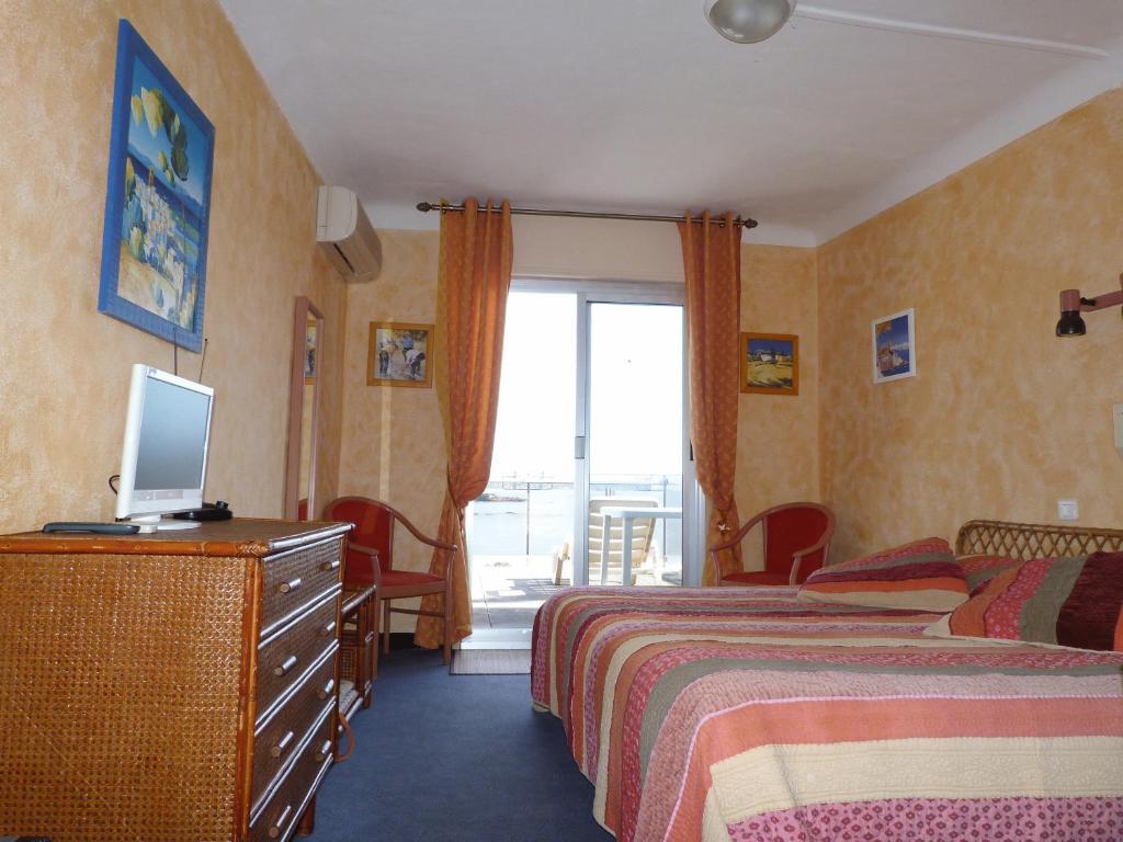 Hotel La Caravelle Frejus Ruang foto