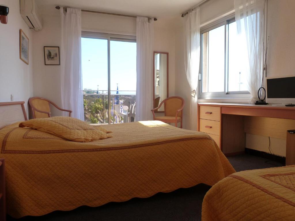 Hotel La Caravelle Frejus Ruang foto