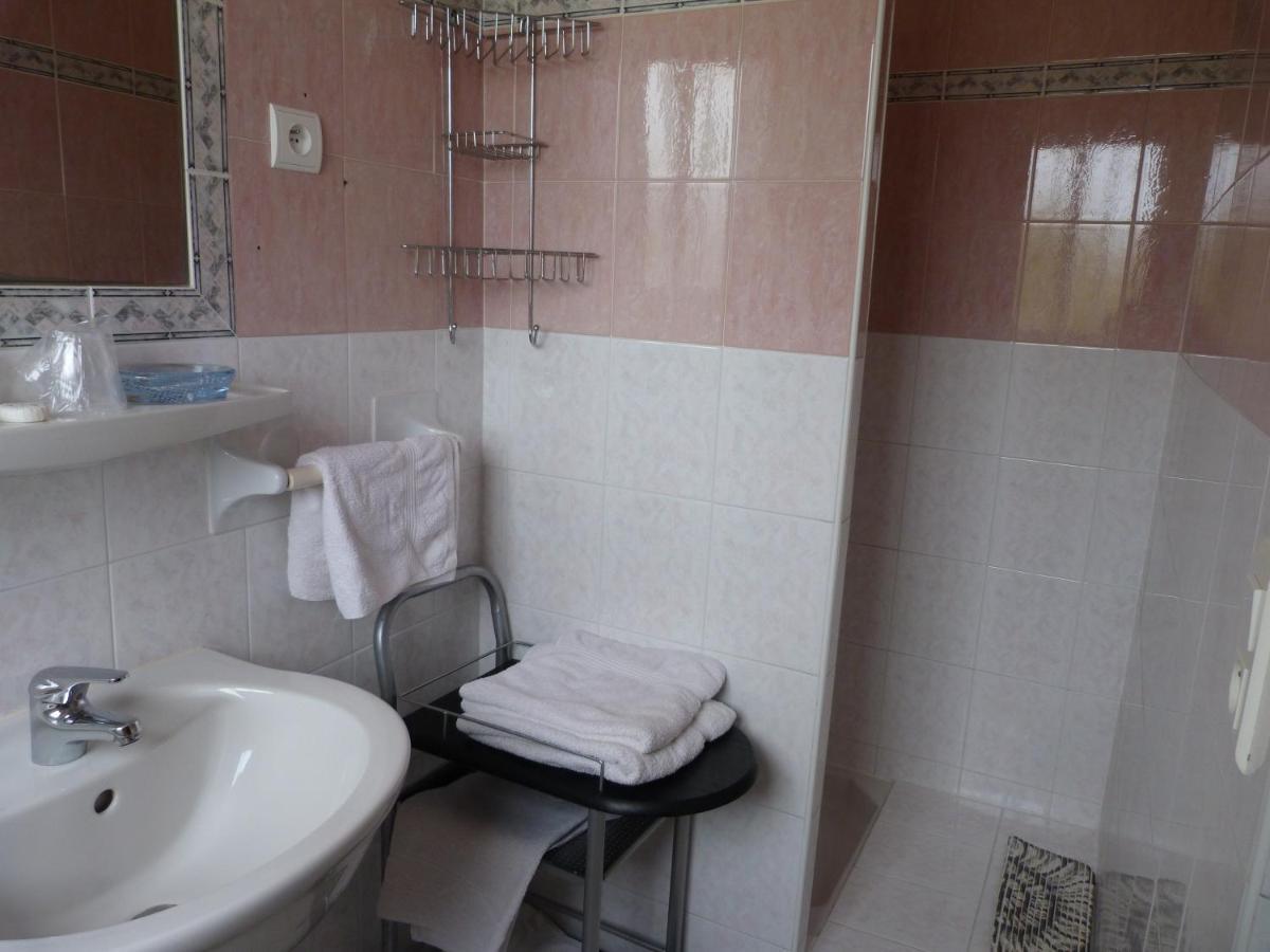 Hotel La Caravelle Frejus Bagian luar foto