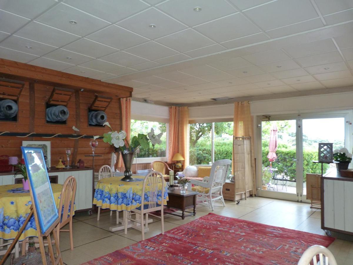 Hotel La Caravelle Frejus Bagian luar foto
