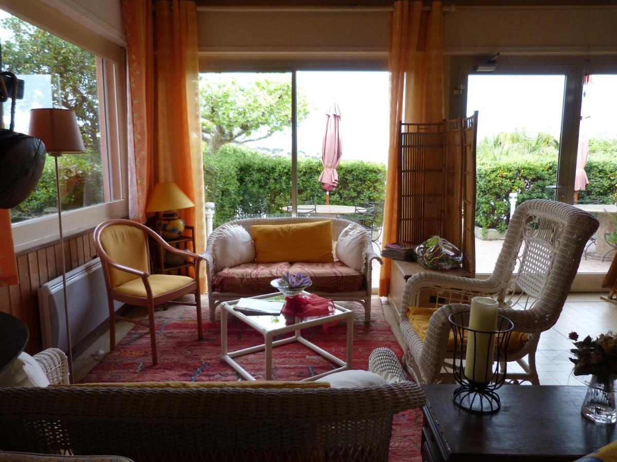 Hotel La Caravelle Frejus Bagian luar foto